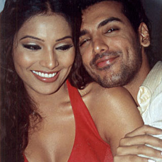 Bipasha+basu+and+john+abraham+2011