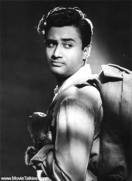 http://www.bollykings.com/wp-content/uploads//2011/02/dev-anand-02.jpg